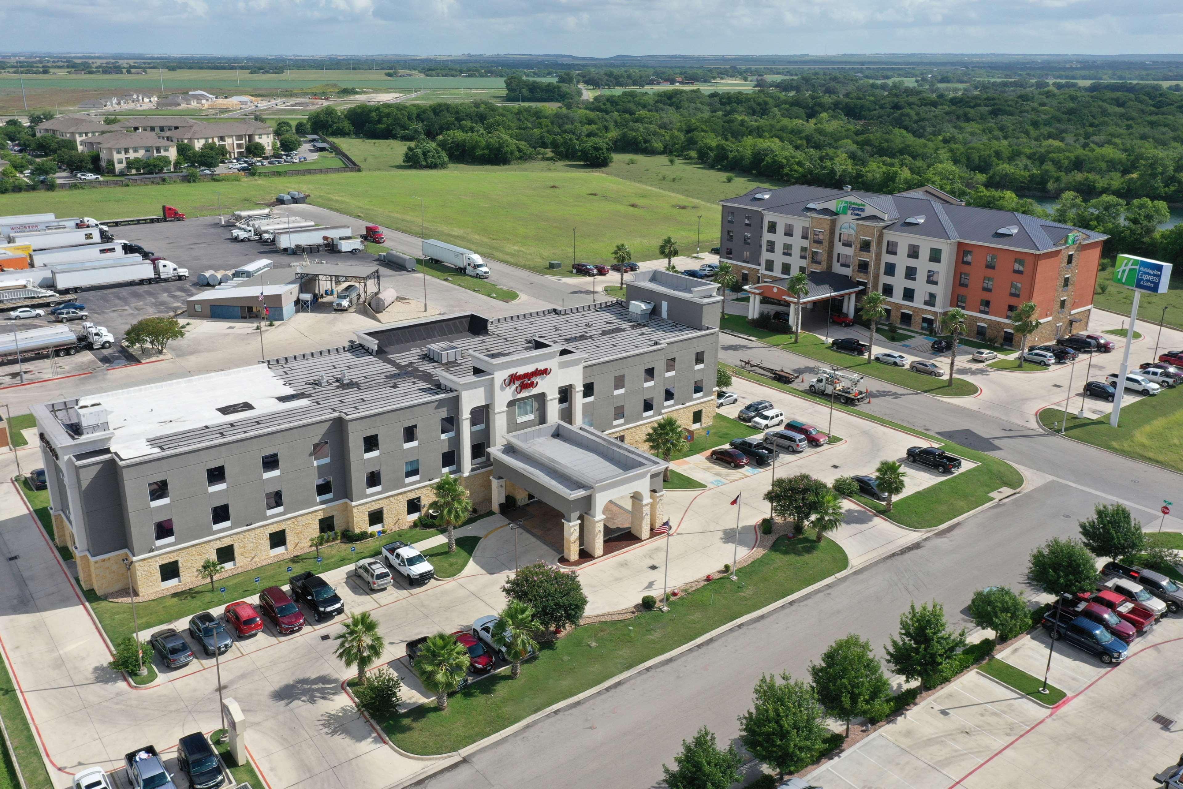 Hampton Inn Seguin Exterior photo