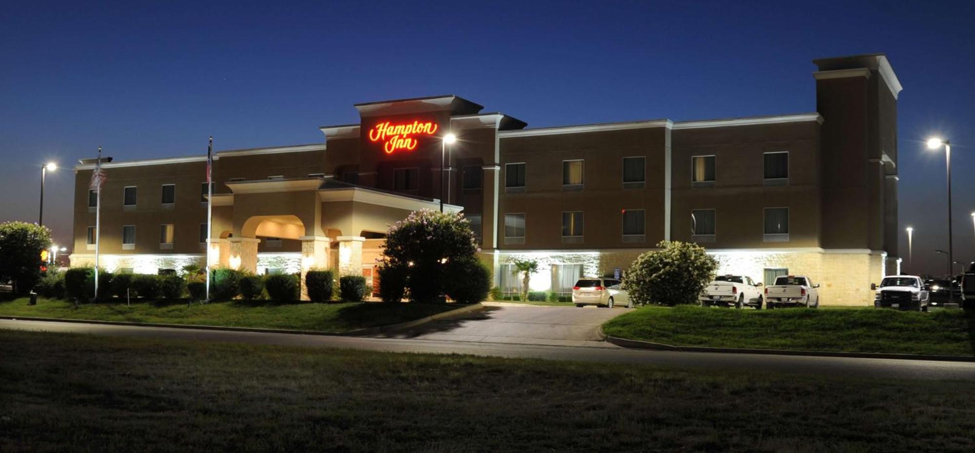 Hampton Inn Seguin Exterior photo